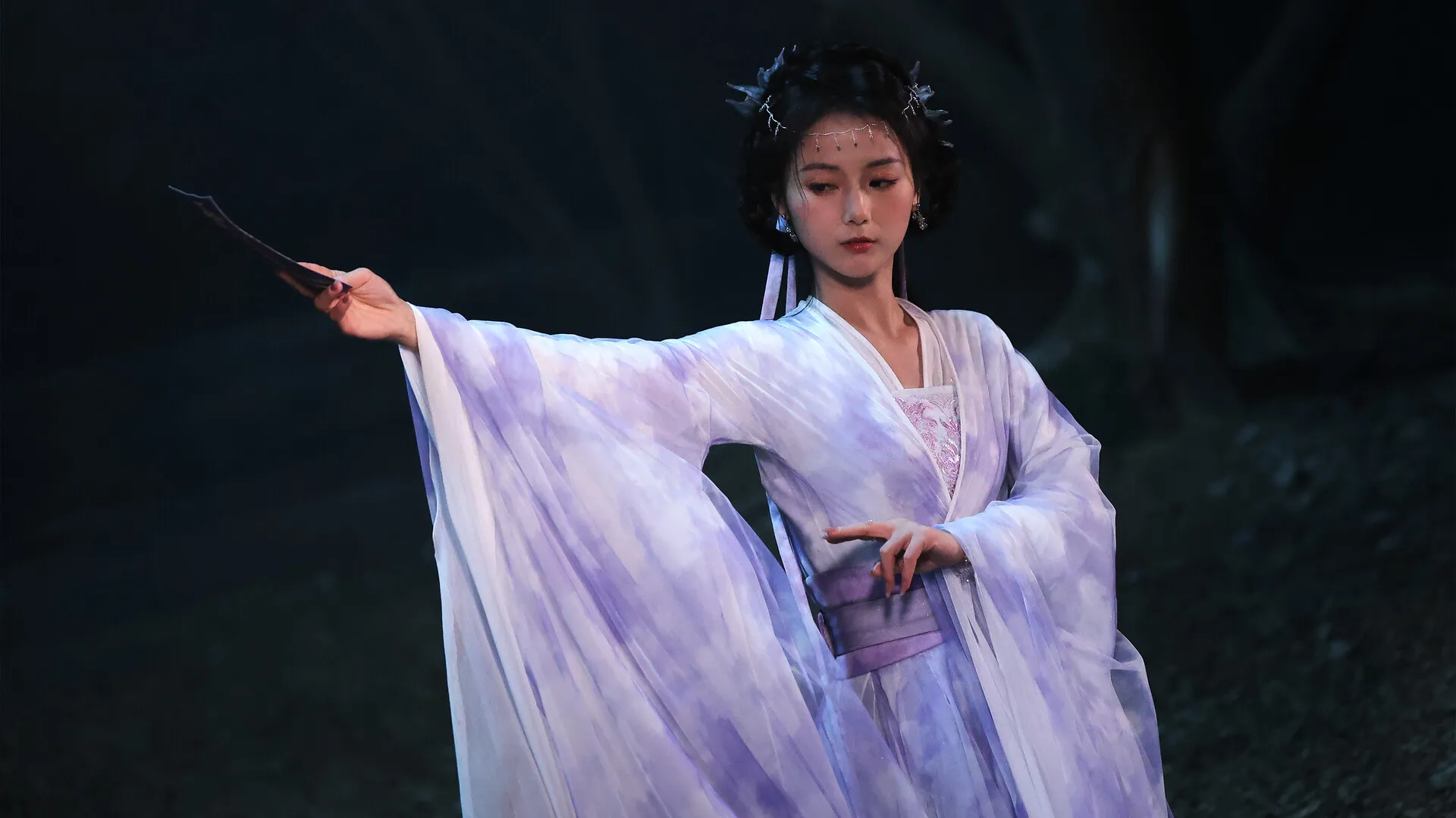 《美女，请别影响我成仙全球版》中文版